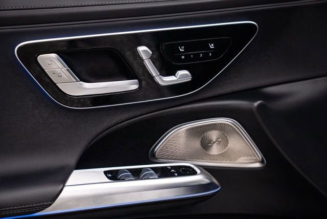 Used 2025 Mercedes-Benz E 350 4MATIC Sedan image 26