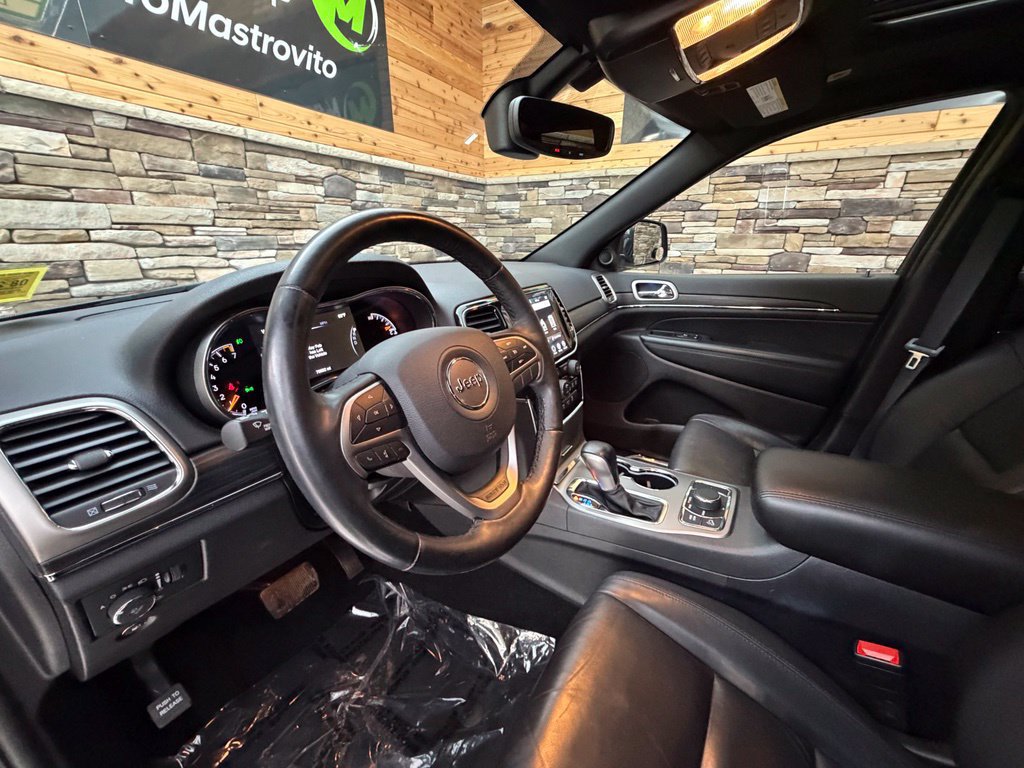 Used 2021 Jeep Grand Cherokee Limited AWD/4WD image 27