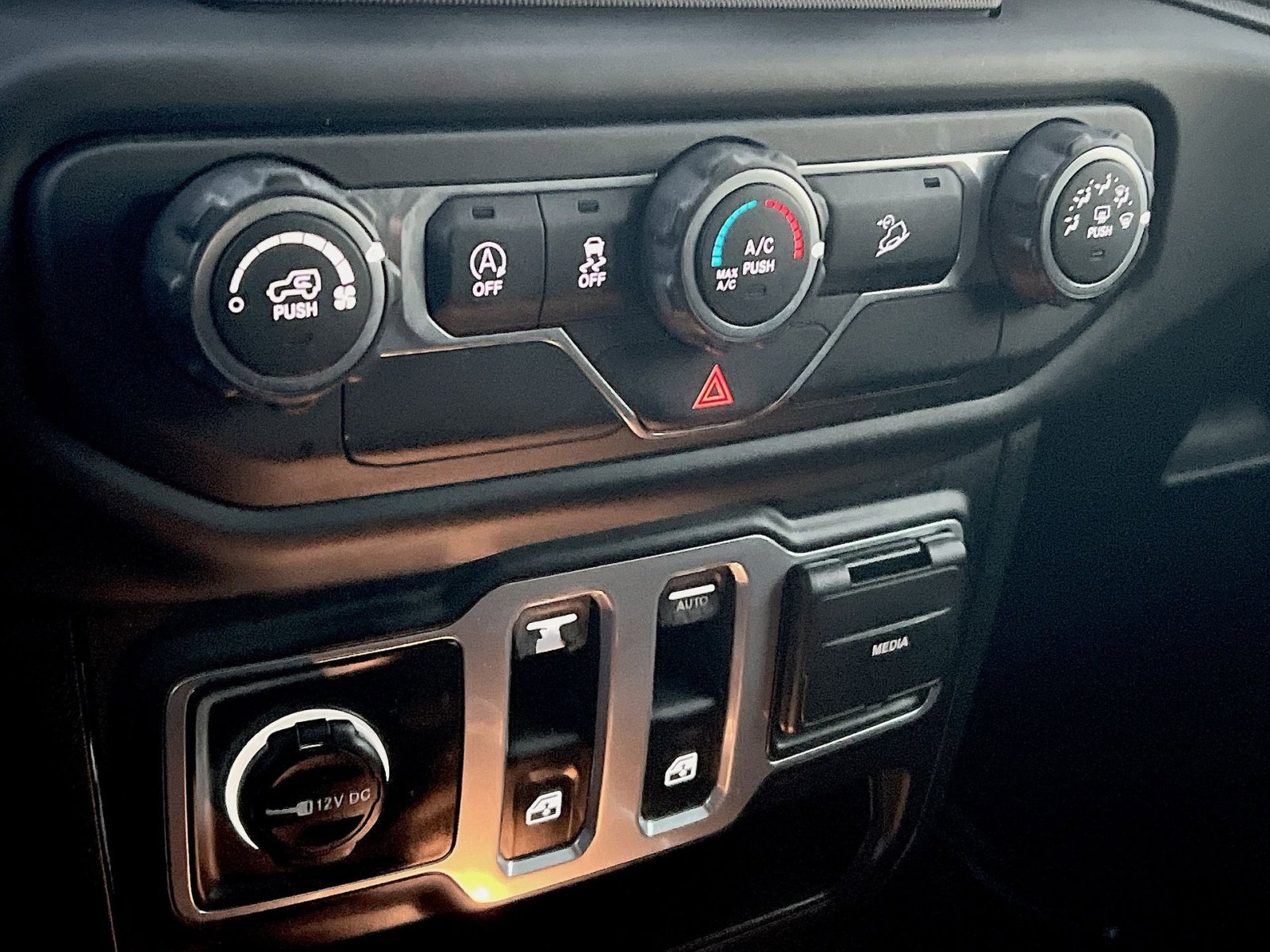 Used 2019 Jeep Wrangler Sport image 20