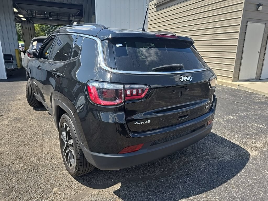 Used 2022 Jeep Compass Limited AWD/4WD image 3