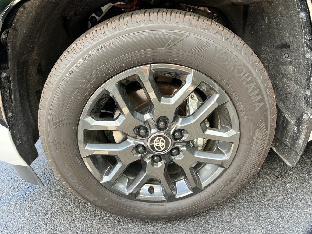 Used 2026 Toyota Sequoia Platinum AWD/4WD image 26