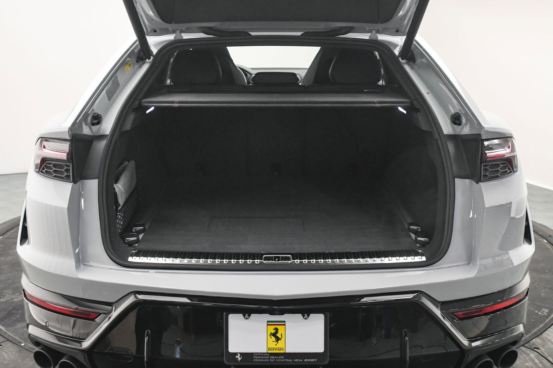 Used 2025 Lamborghini Urus SE image 7