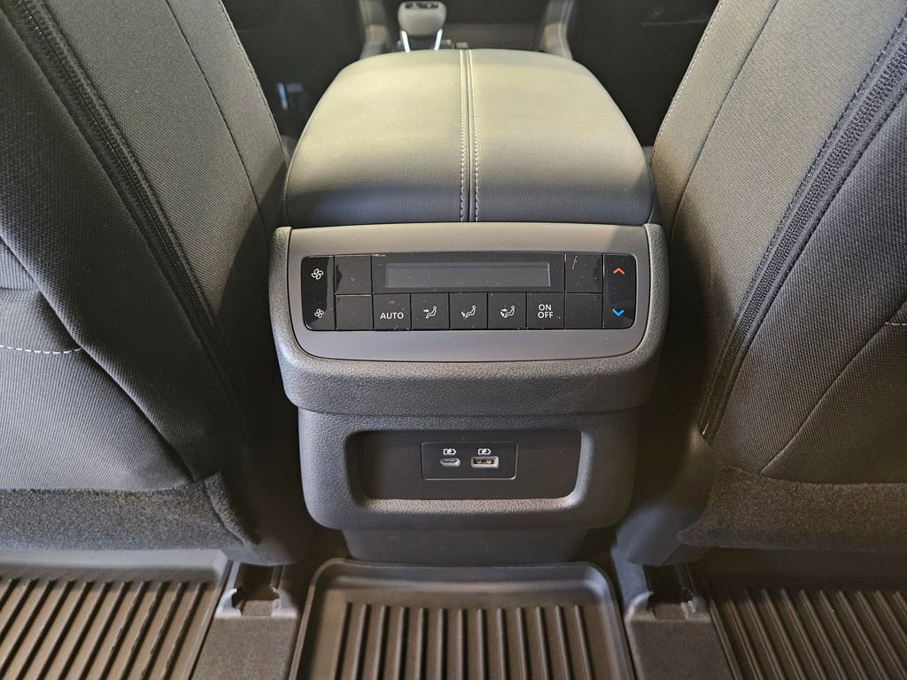 New 2025 Nissan Pathfinder SV w/ Black Appearance Package AWD/4WD image 22