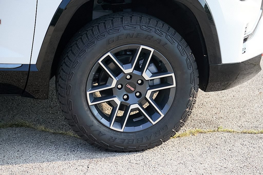 New 2027 GMC Terrain AT4 w/ Technology Package II AWD/4WD image 14