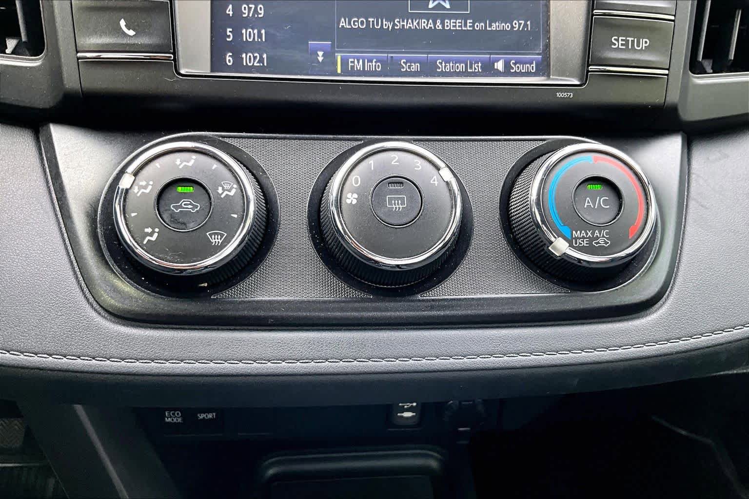 Used 2017 Toyota RAV4 LE FWD image 32