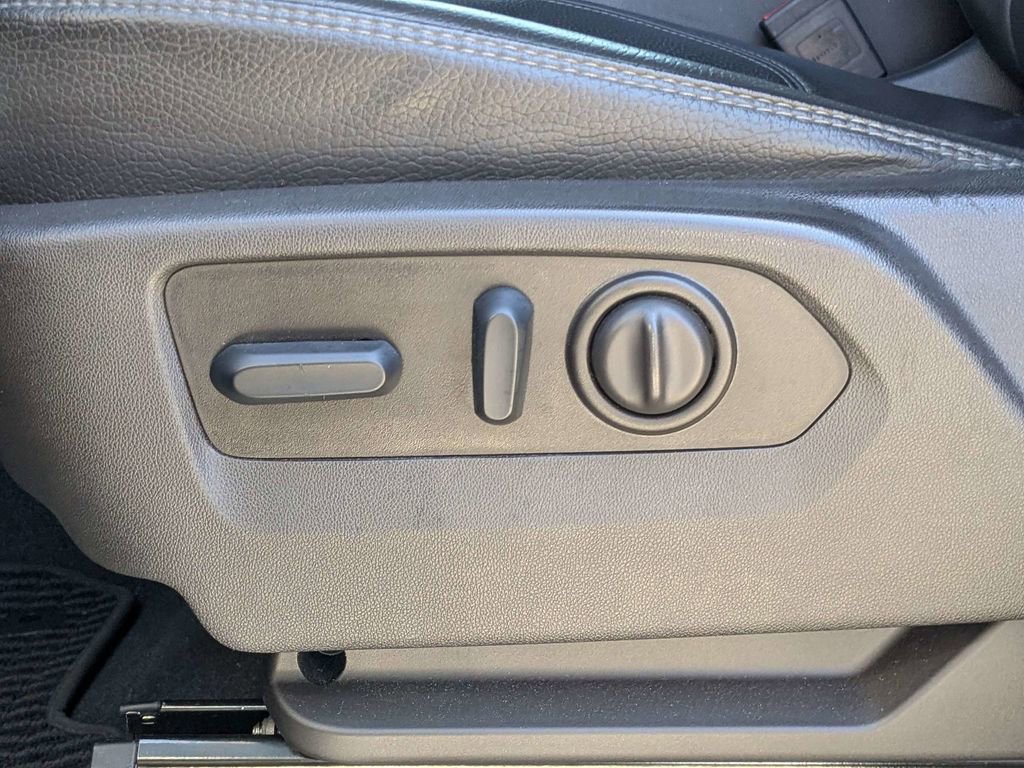 Used 2023 GMC Sierra 2500 Denali w/ Denali Black Diamond Edition image 17