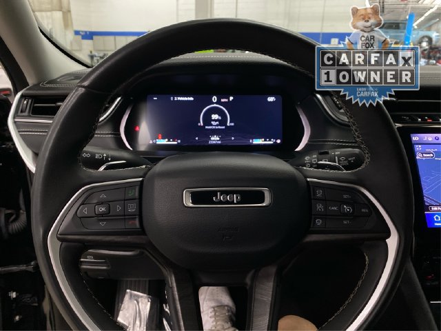 Used 2023 Jeep Grand Cherokee Limited AWD/4WD image 23