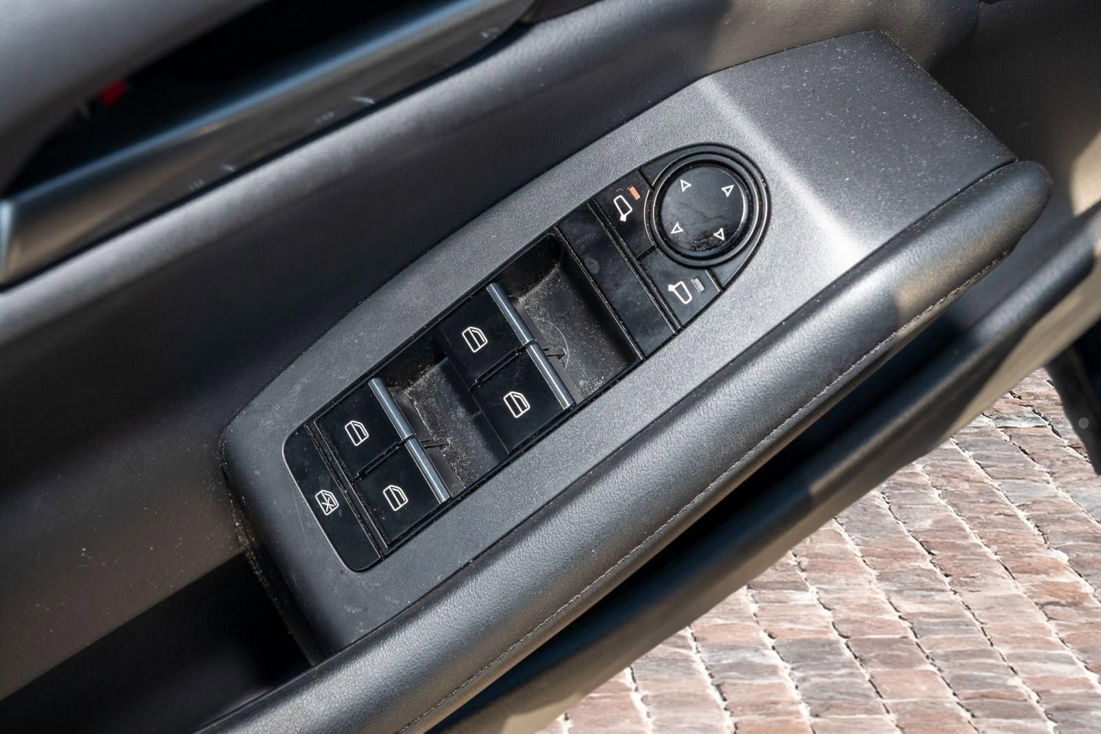 Used 2023 MAZDA MAZDA3 s image 26