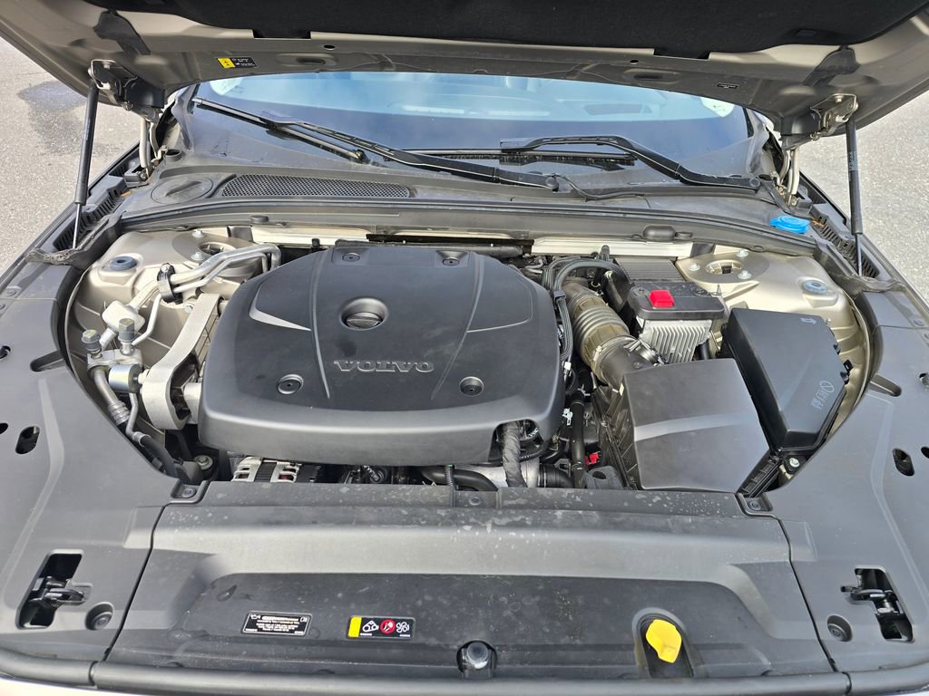 Used 2021 Volvo S90 T6 Inscription image 16