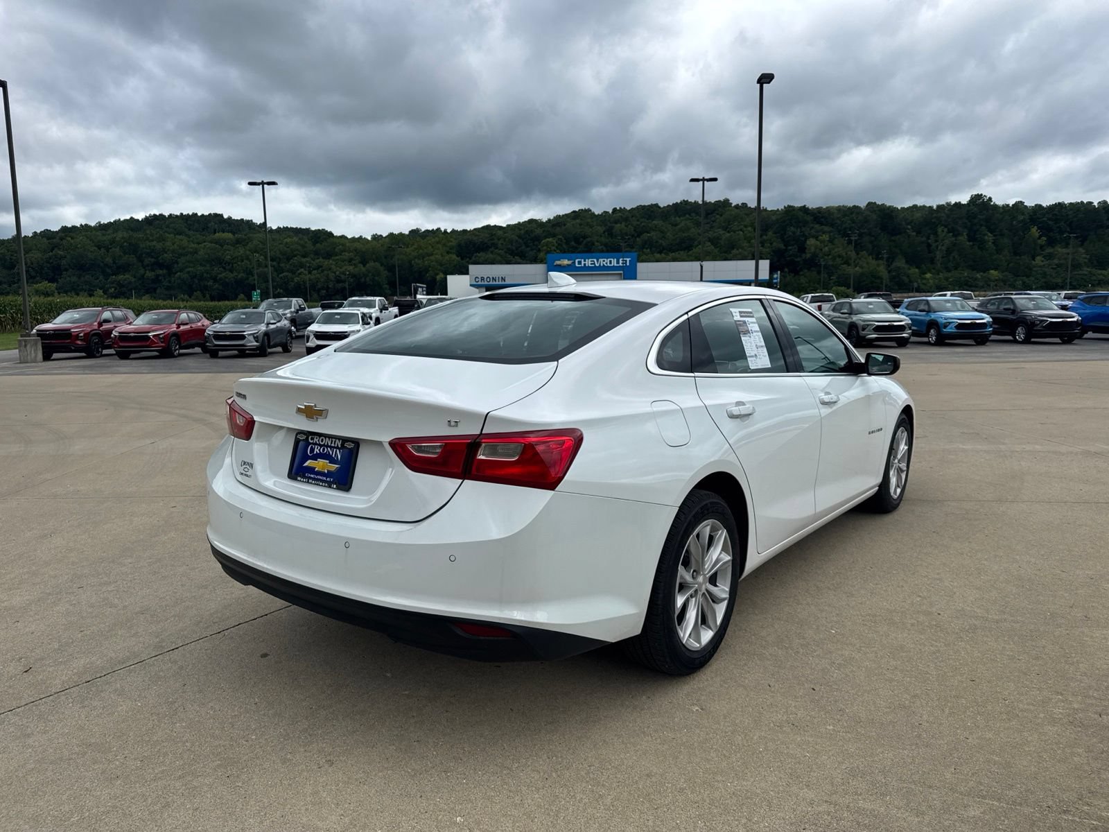 Used 2025 Chevrolet Malibu LT FWD image 4