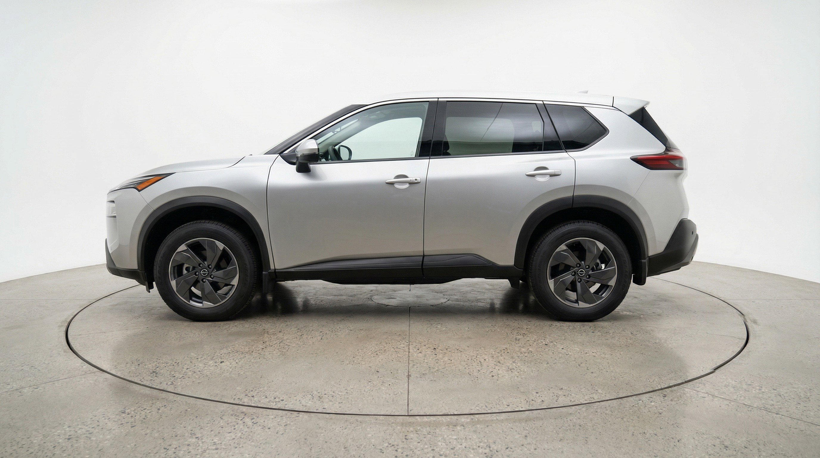 Used 2025 Nissan Rogue SV FWD image 5