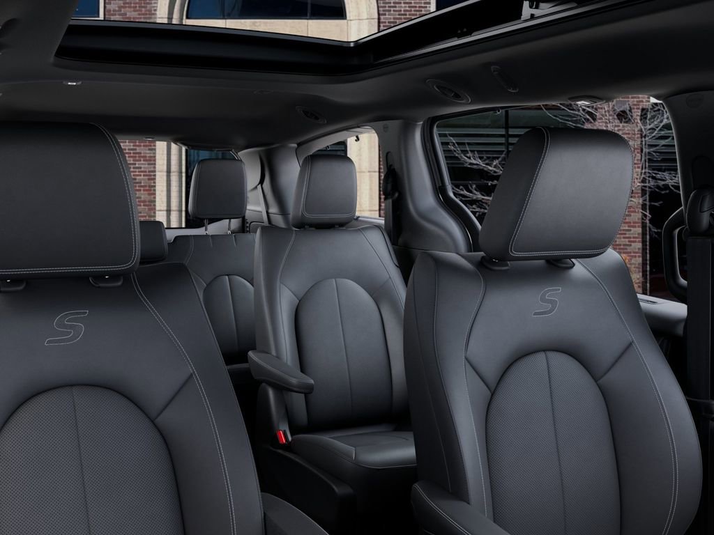 New 2025 Chrysler Pacifica Limited image 26