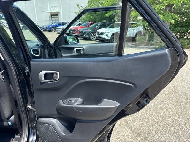 Used 2023 Hyundai Venue SEL FWD image 30