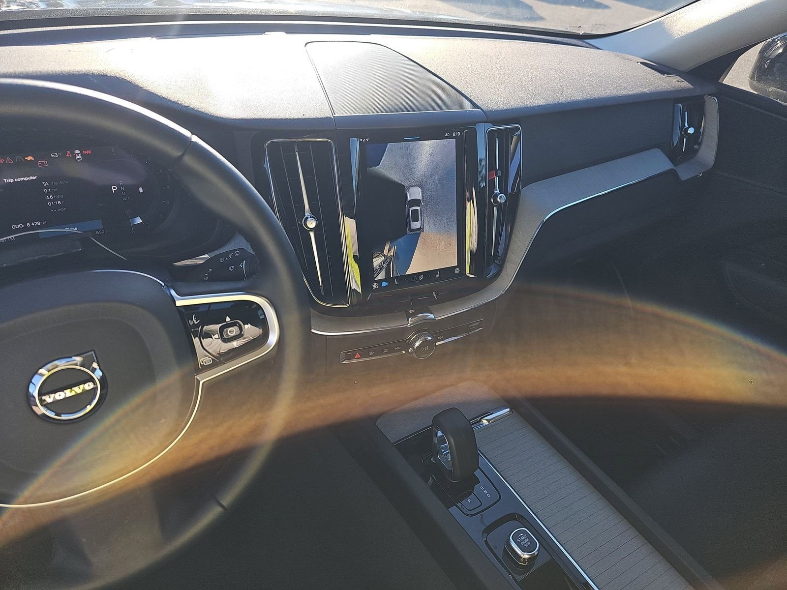 Used 2025 Volvo XC60 B5 Plus image 12