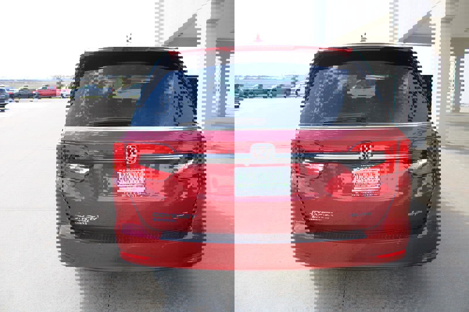 Used 2024 Honda Odyssey Elite image 8