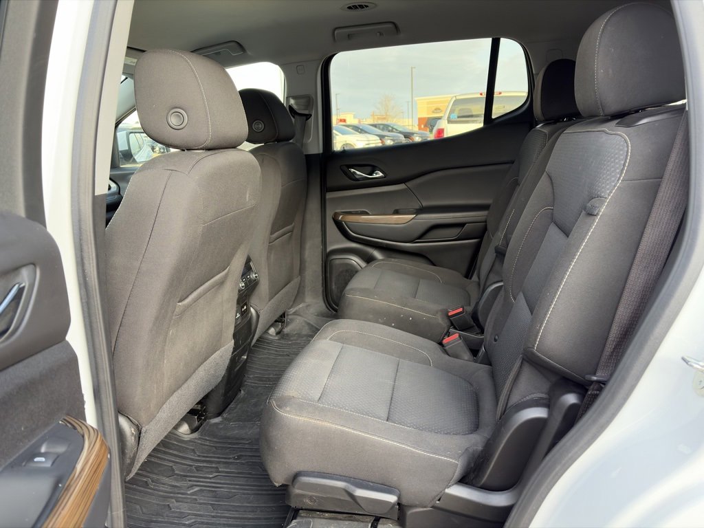 Used 2023 GMC Acadia SLE w/ Driver Convenience Package image 9