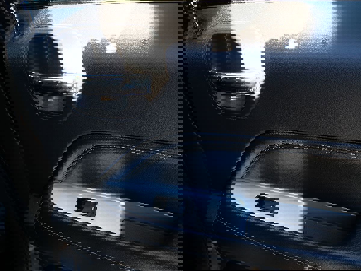 Used 2017 Jeep Compass Latitude image 29