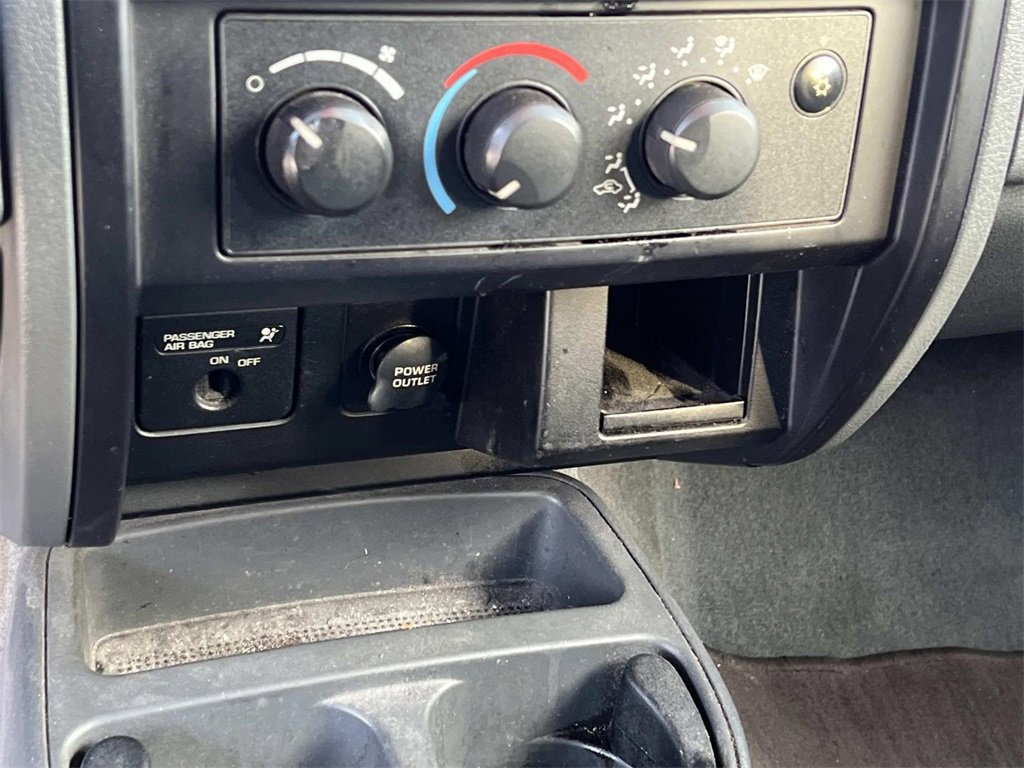 Used 2005 Dodge Dakota ST image 13