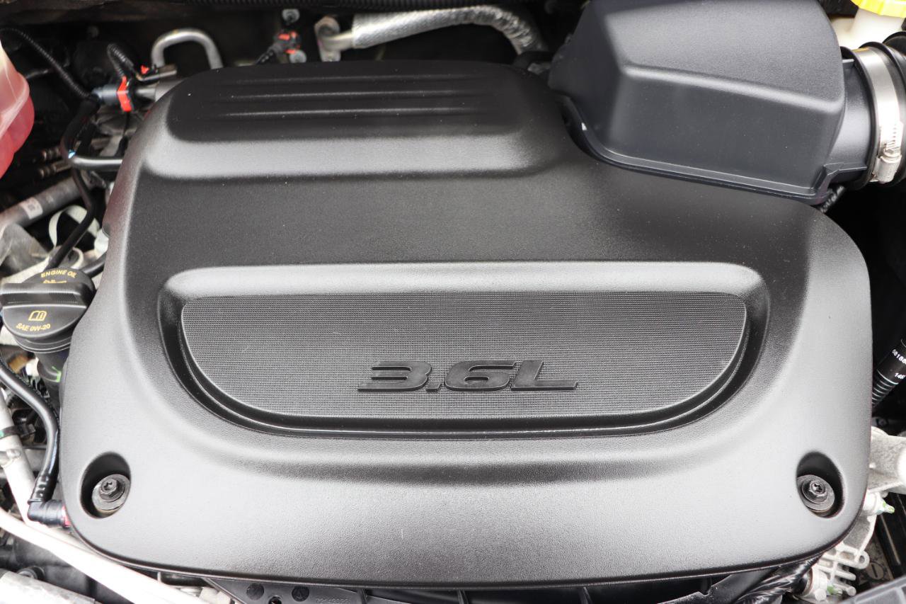 Used 2023 Chrysler Pacifica Touring-L image 57