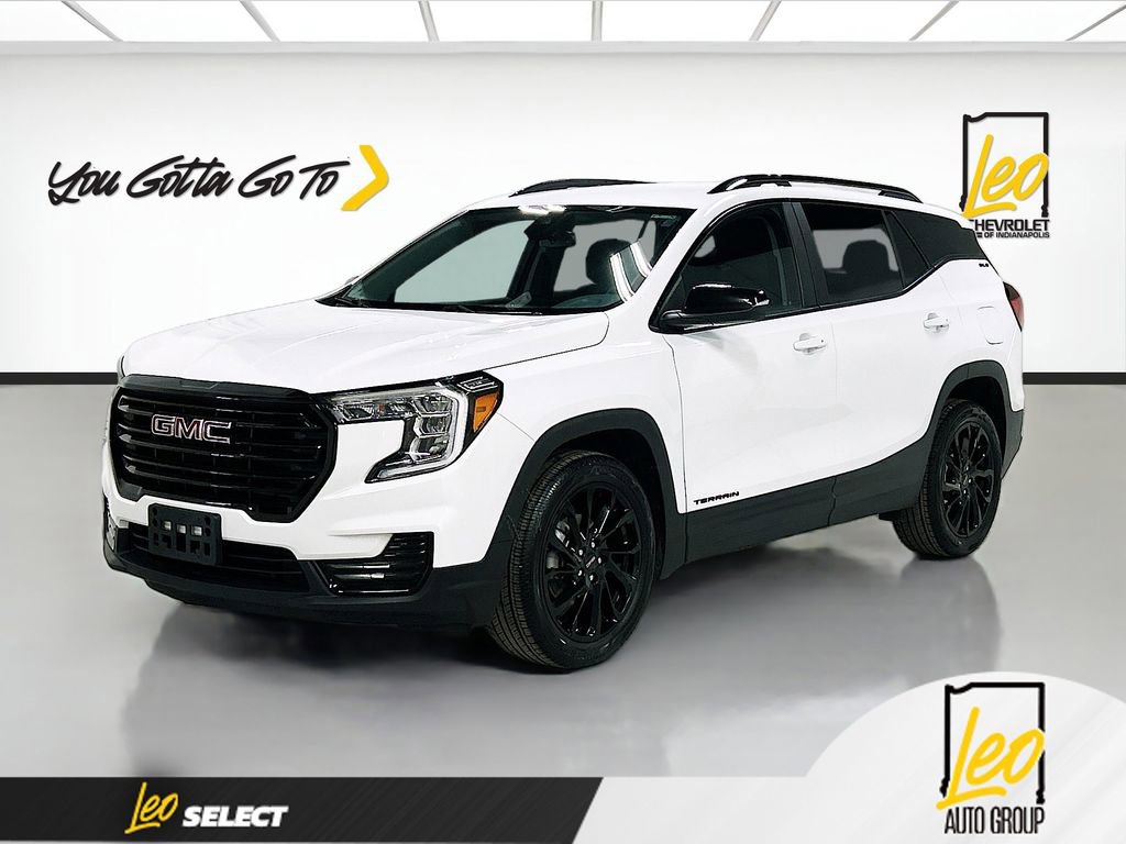 Used 2024 GMC Terrain SLE w/ Driver Convenience Package image 1