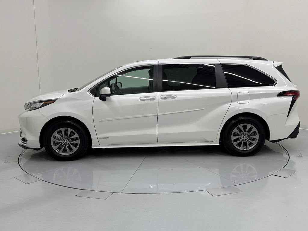 Used 2021 Toyota Sienna XLE w/ XLE Plus Package FWD video 2