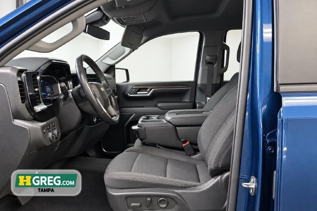 Used 2022 Chevrolet Silverado 1500 LT AWD/4WD image 10