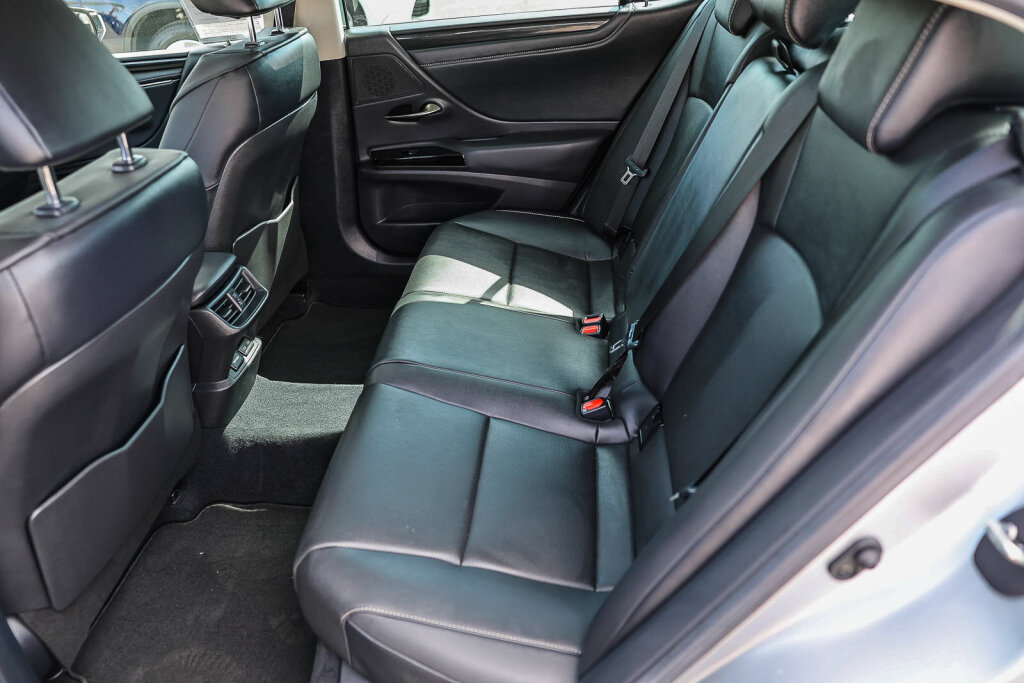 Used 2025 Lexus ES 350 FWD image 8