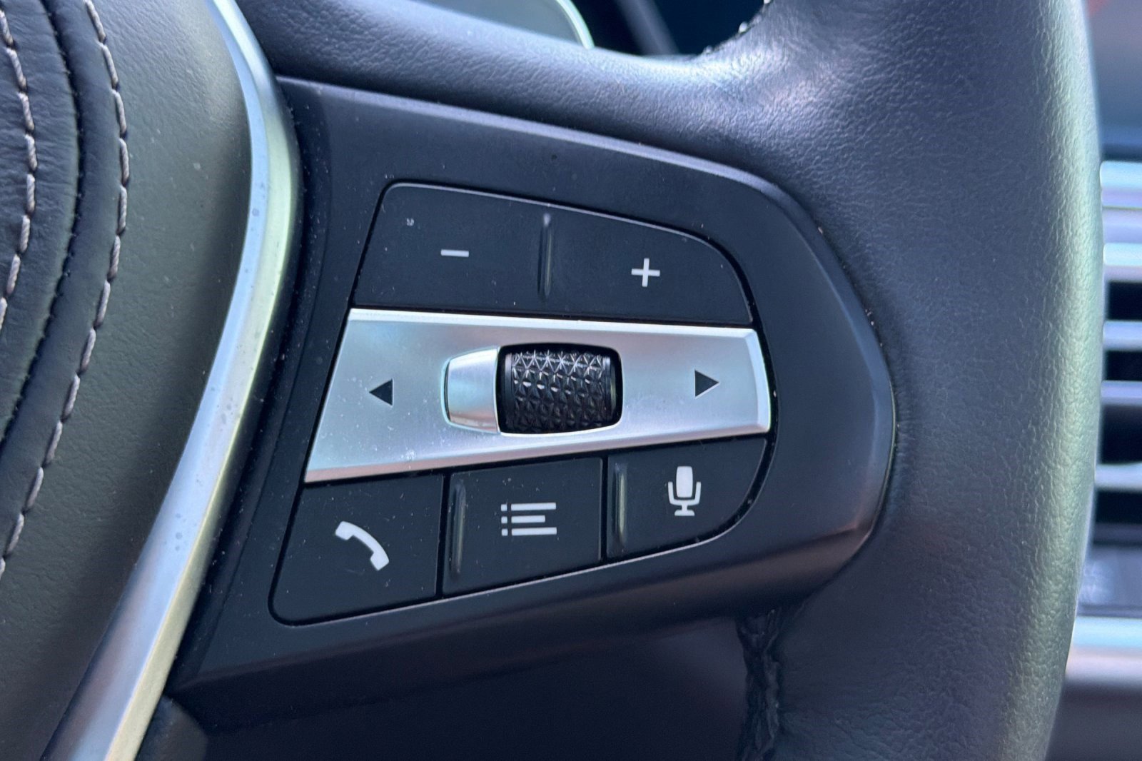 Certified 2023 BMW X5 xDrive40i w/ Premium Package image 32