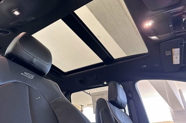 New 2026 Chrysler Pacifica Limited w/ S Appearance Package image 15