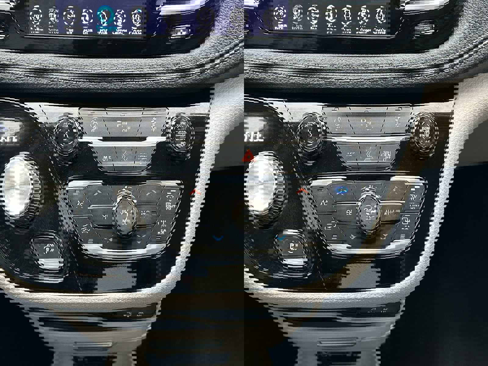 Used 2020 Chrysler Pacifica Limited image 30