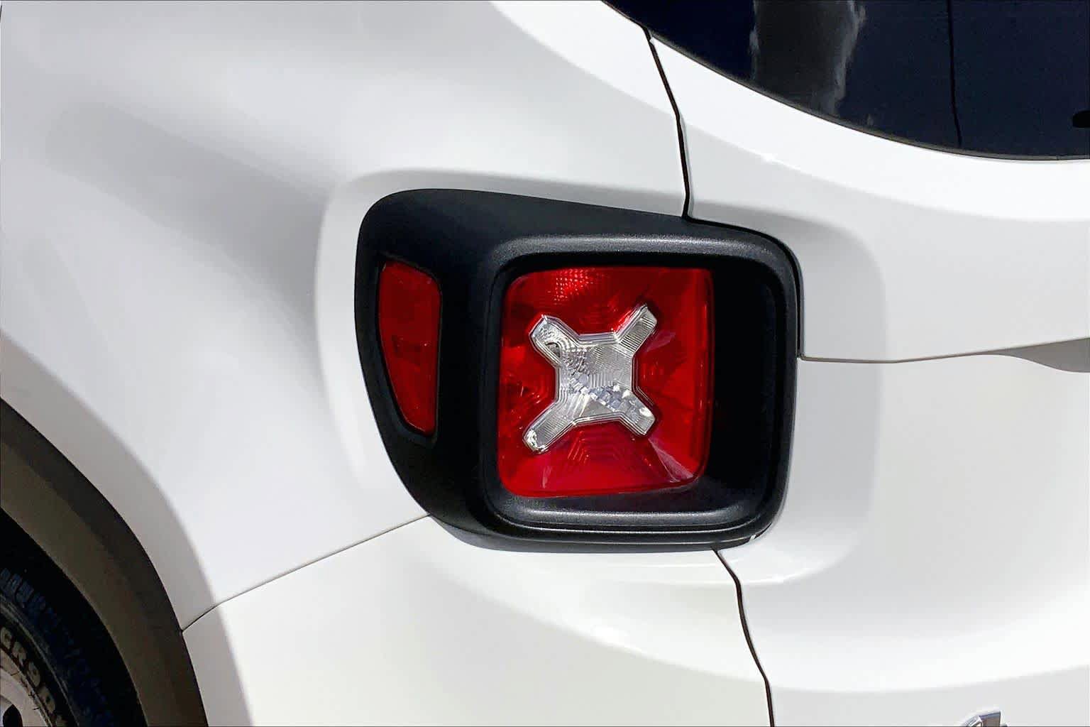 Used 2022 Jeep Renegade Limited image 29