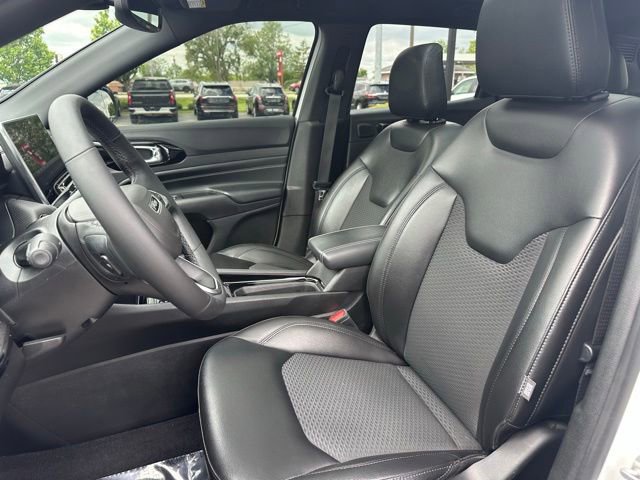 Used 2022 Jeep Compass Latitude w/ Sun and Sound Group AWD/4WD image 29