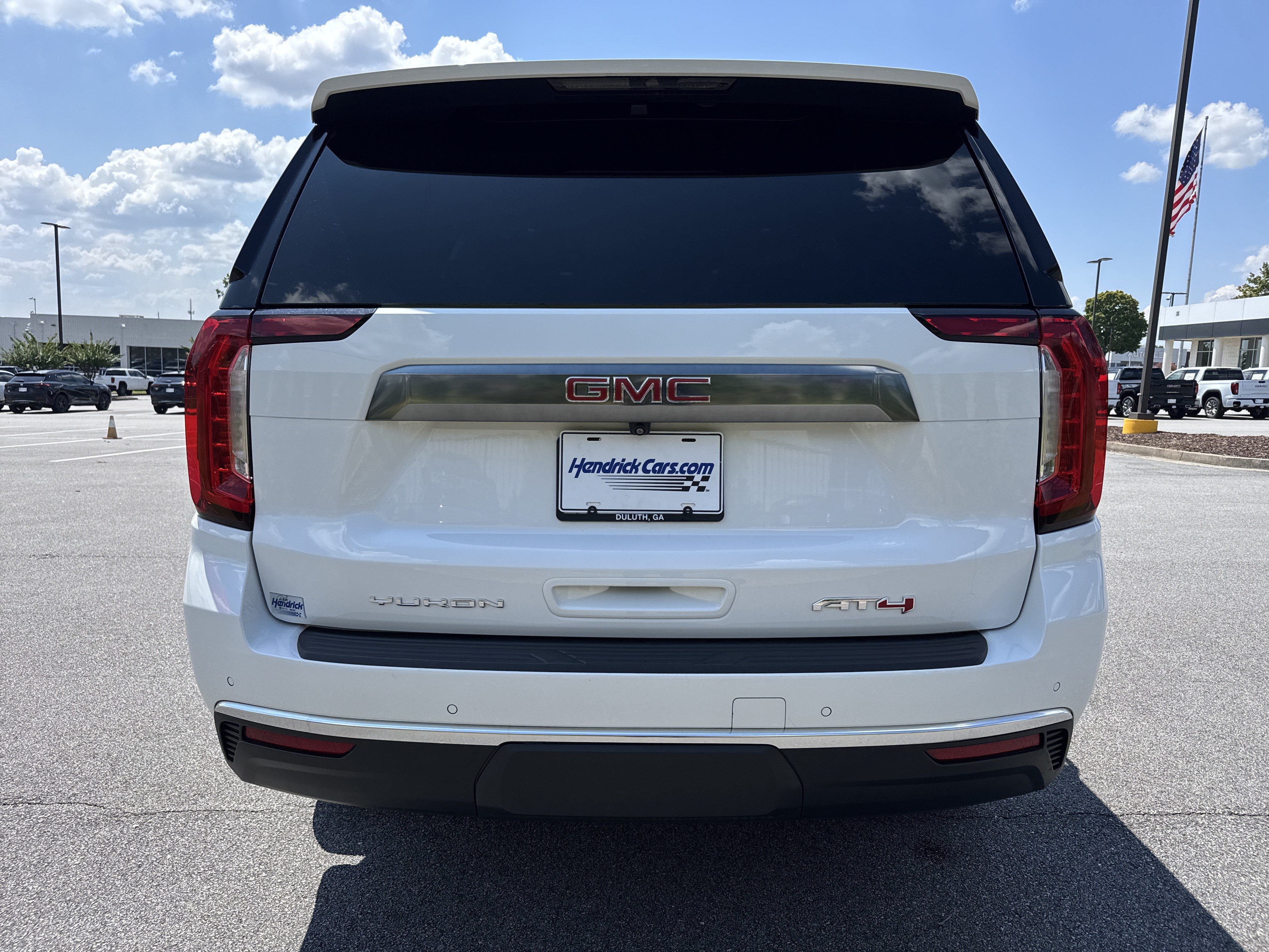 Used 2021 GMC Yukon AT4 w/ AT4 Premium Package AWD/4WD image 9