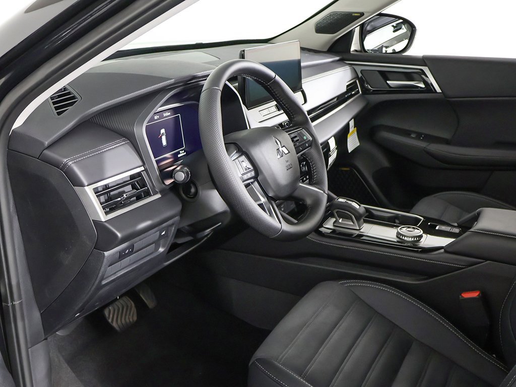 New 2025 Mitsubishi Outlander SE image 27