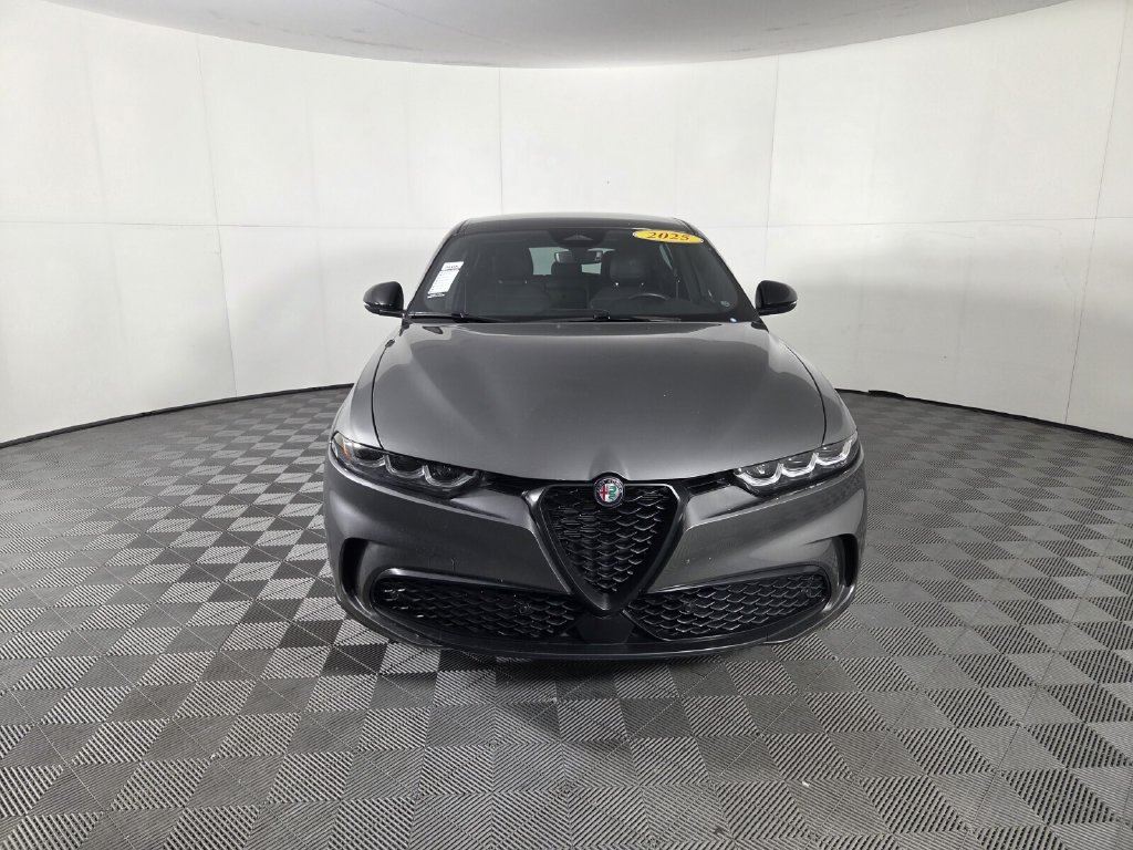 Used 2025 Alfa Romeo Tonale w/ Premium Package AWD/4WD image 4