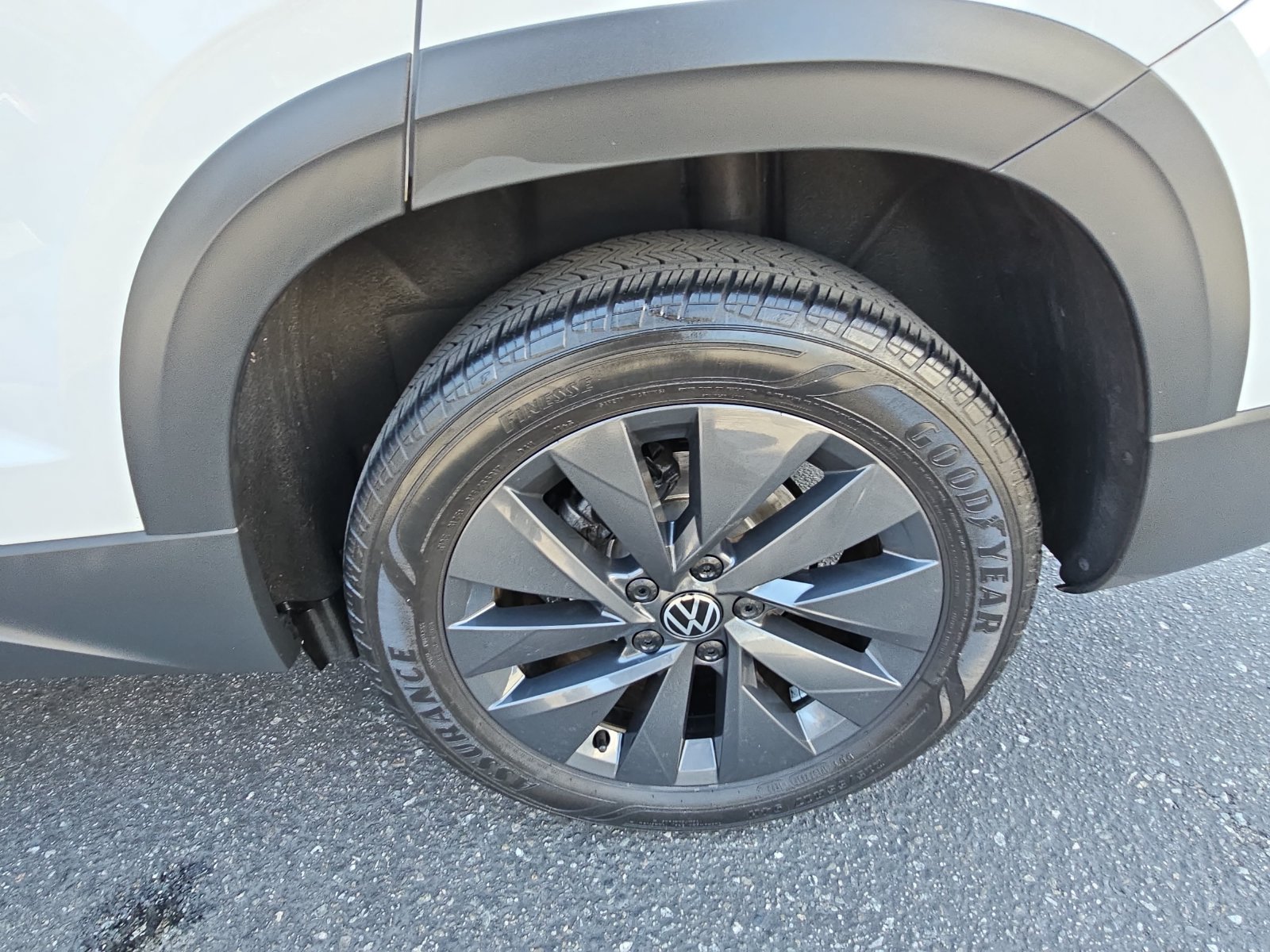 Used 2023 Volkswagen Taos S FWD image 32