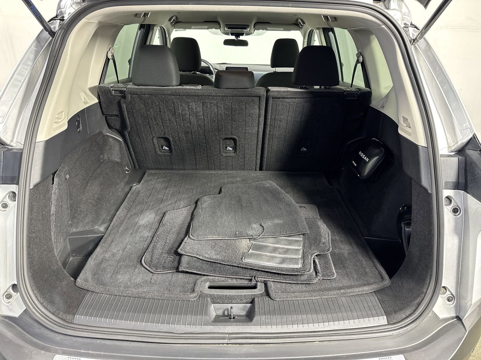 Certified 2022 Nissan Rogue SV AWD/4WD image 33