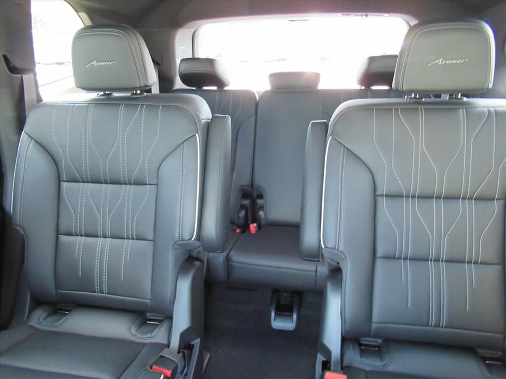 New 2026 Buick Enclave Avenir w/ Super Cruise Package FWD image 18