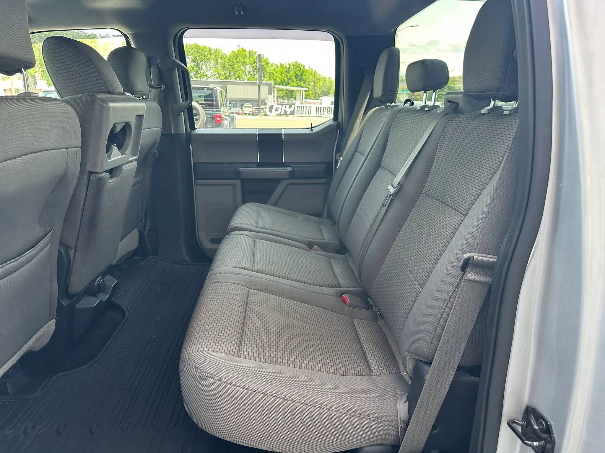 Used 2015 Ford F150 XLT AWD/4WD image 17