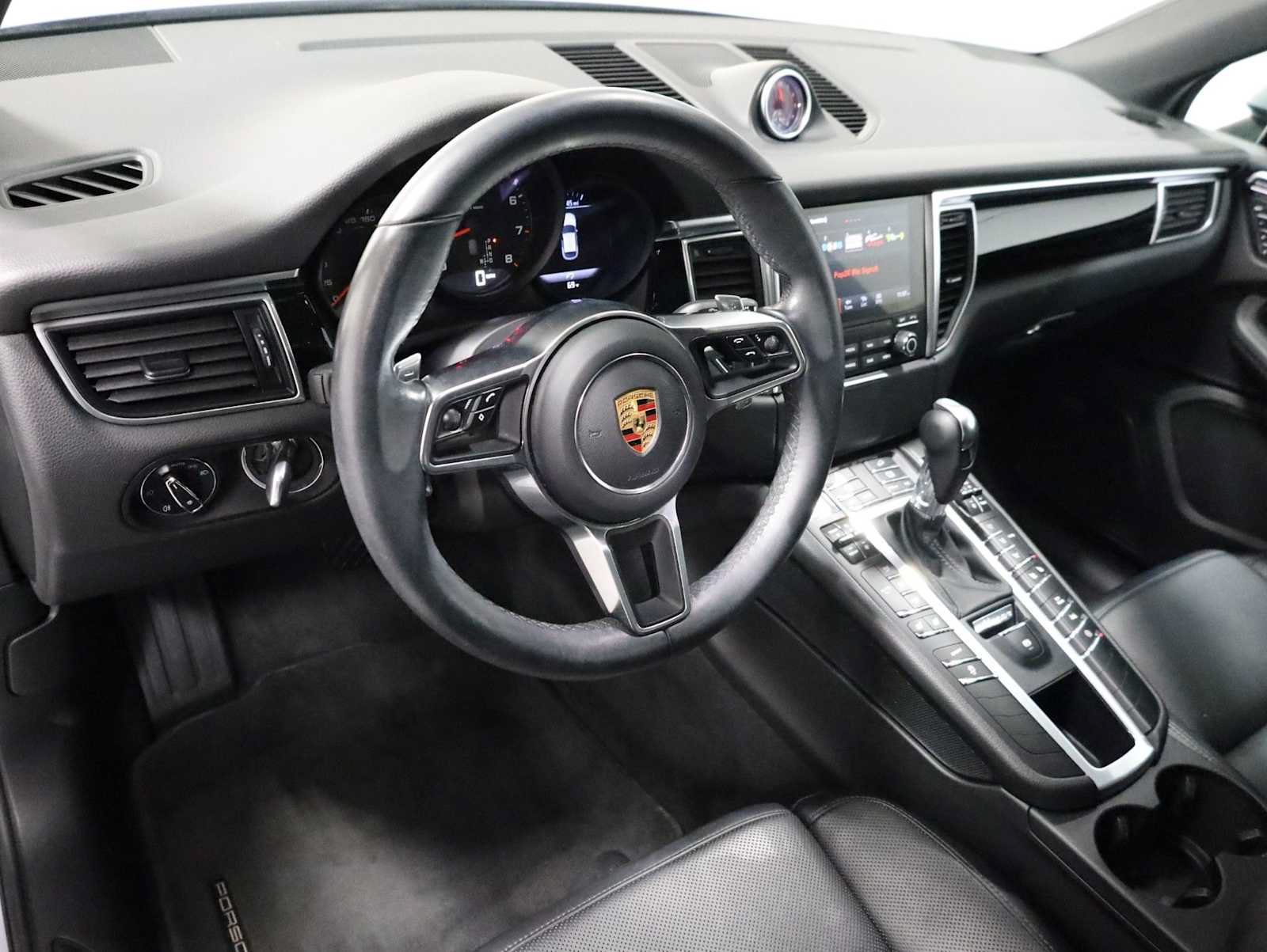 Used 2018 Porsche Macan AWD/4WD image 4