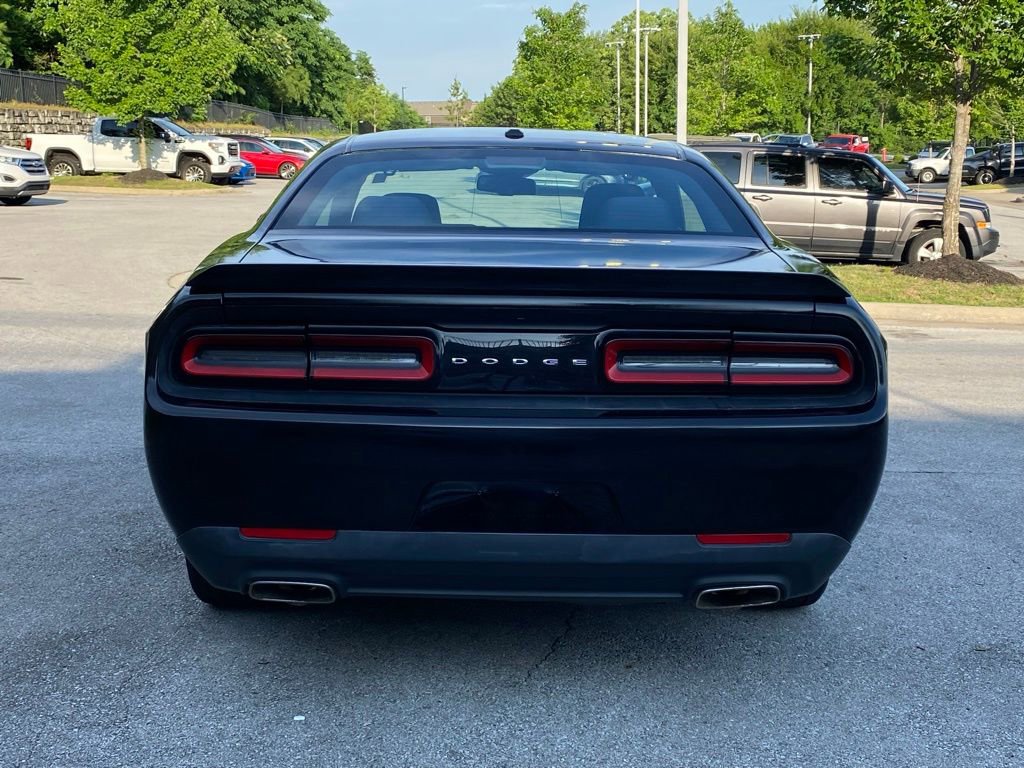 Used 2015 Dodge Challenger SXT RWD image 6