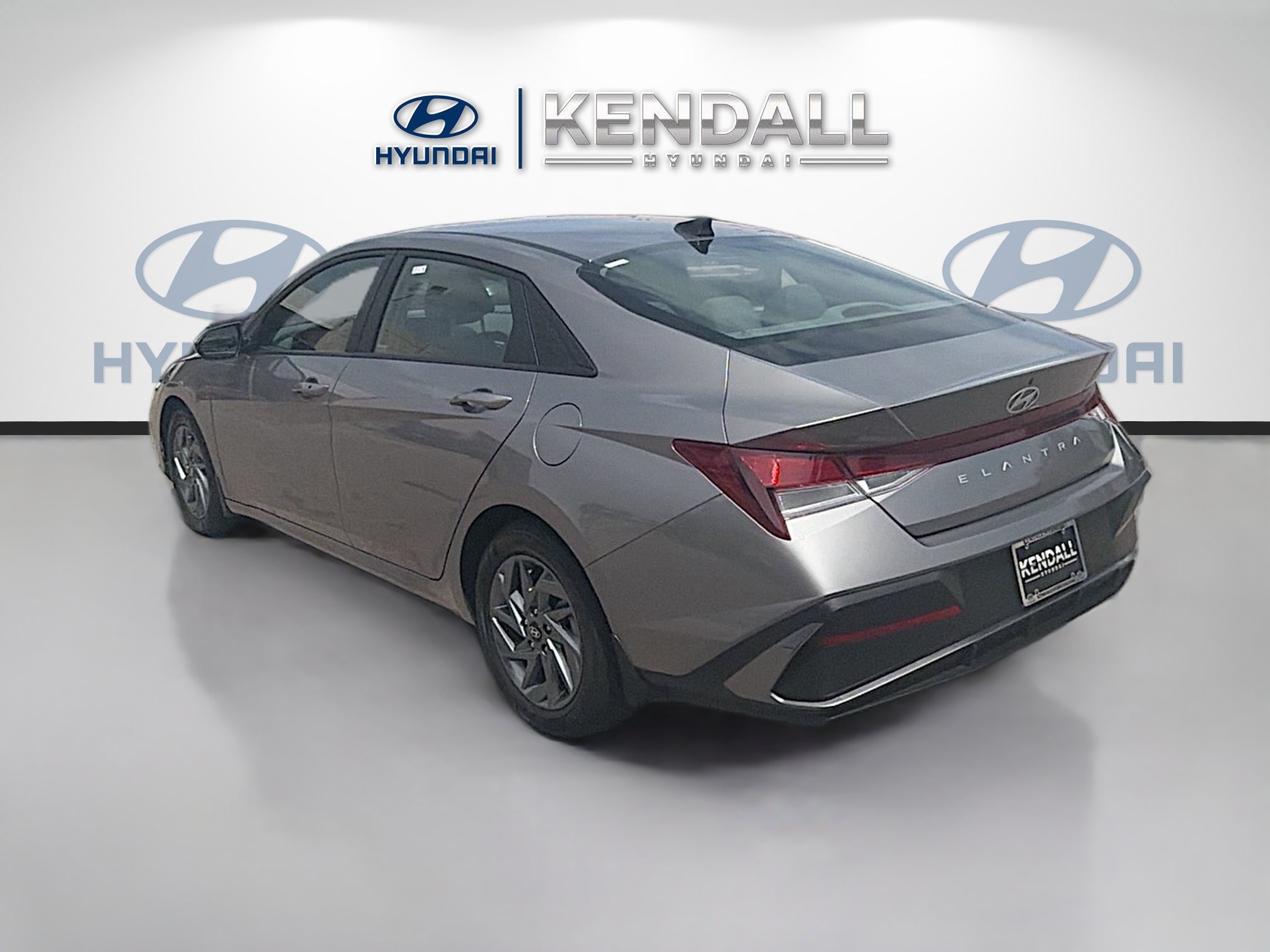 Used 2024 Hyundai Elantra SEL FWD image 4