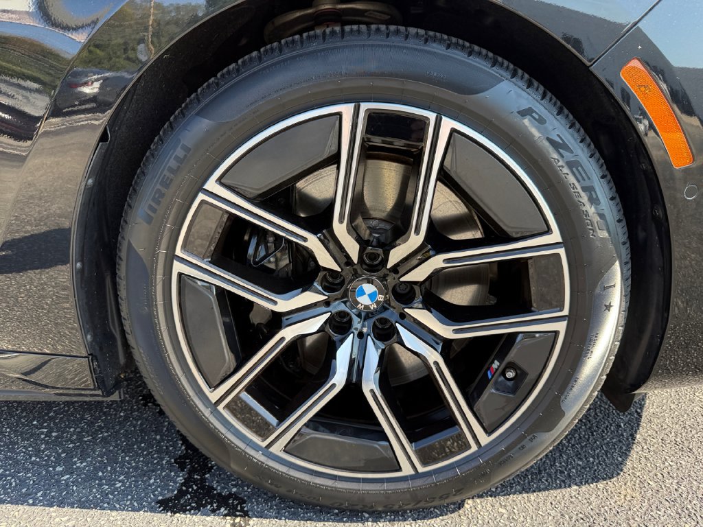 Used 2026 BMW 750e xDrive AWD/4WD image 18