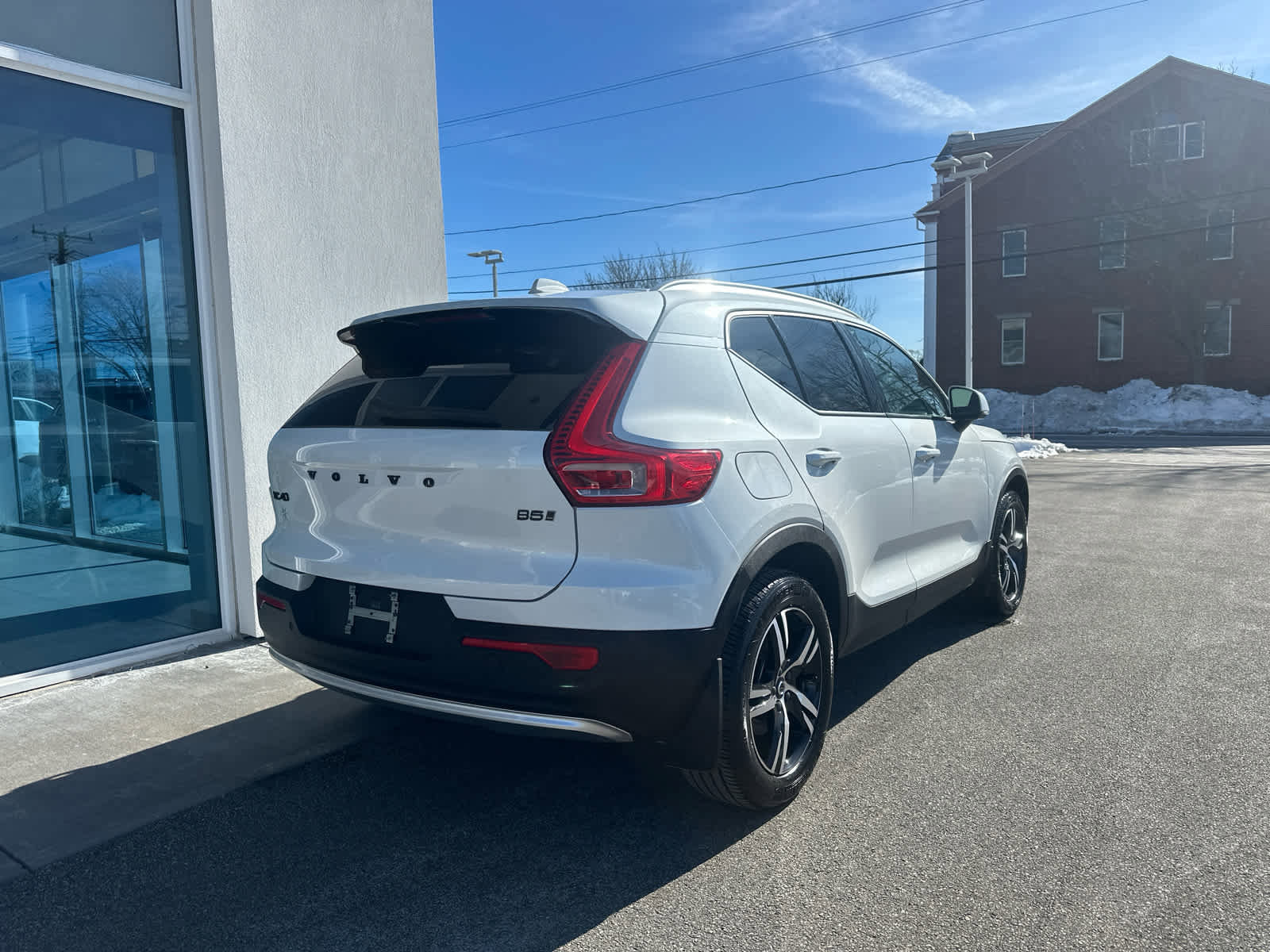 Certified 2023 Volvo XC40 B5 Core w/ Convenience Package image 10