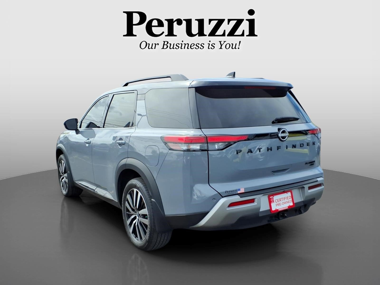 Certified 2025 Nissan Pathfinder Platinum w/ Black Appearance Package AWD/4WD image 6