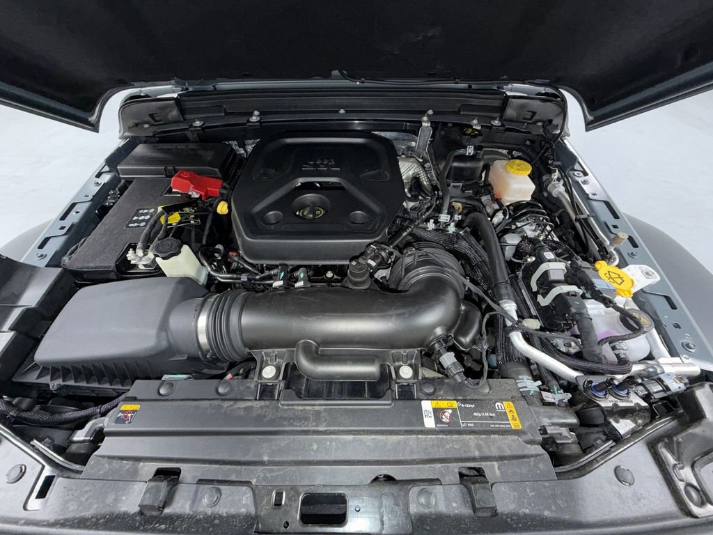 Used 2025 Jeep Wrangler Sport image 15