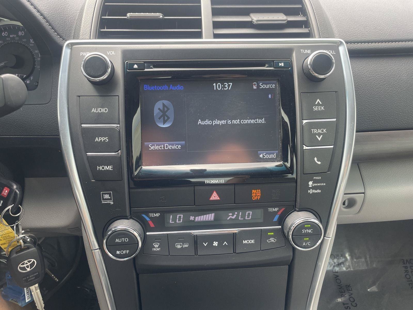 Used 2017 Toyota Camry XLE FWD image 11