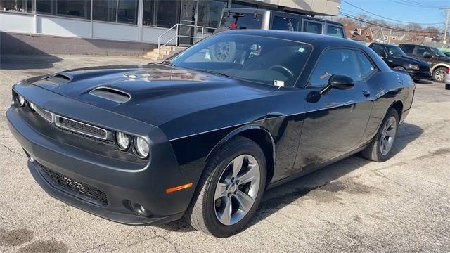 Used 2021 Dodge Challenger SXT image 6
