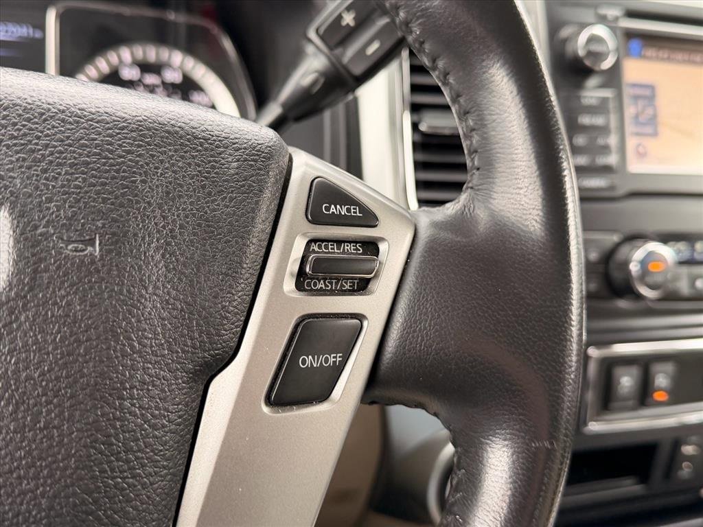Used 2018 Nissan Titan SL image 17