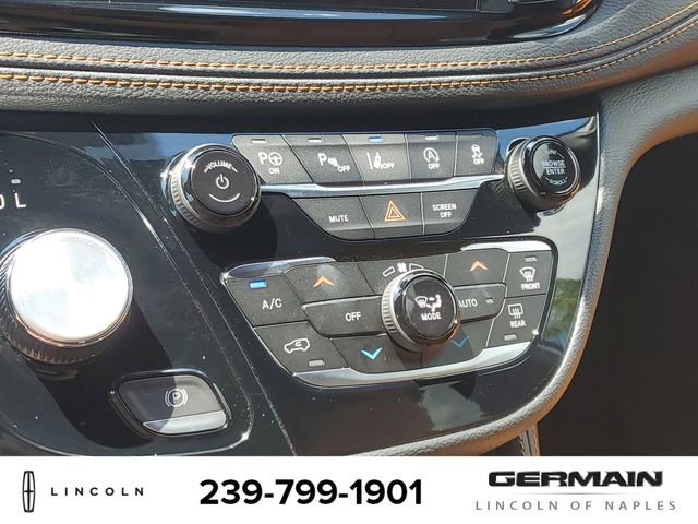 Used 2023 Chrysler Pacifica Pinnacle FWD image 32